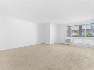 174 N Almont Dr #302, Beverly Hills, CA 90211