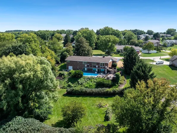 3300 N Silver Ridge Dr, Oregon, IL 61061