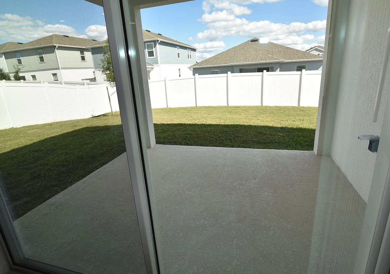 4 Bedroom 2 Bath 2 car garage for rent at 6866 Spanish Imperial St. Howey in the hills, FL 34737 — Photo 2