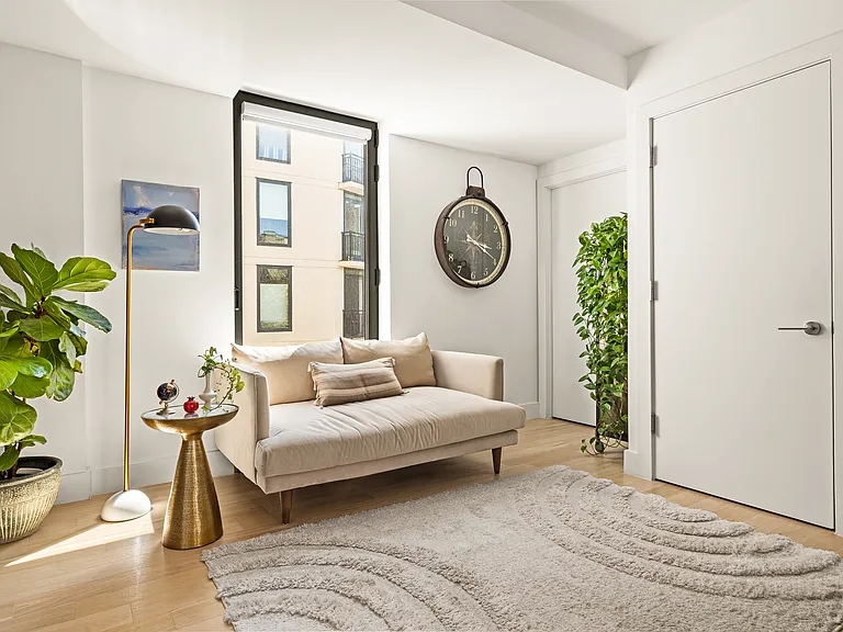 111 Montgomery St #6R — Photo 1