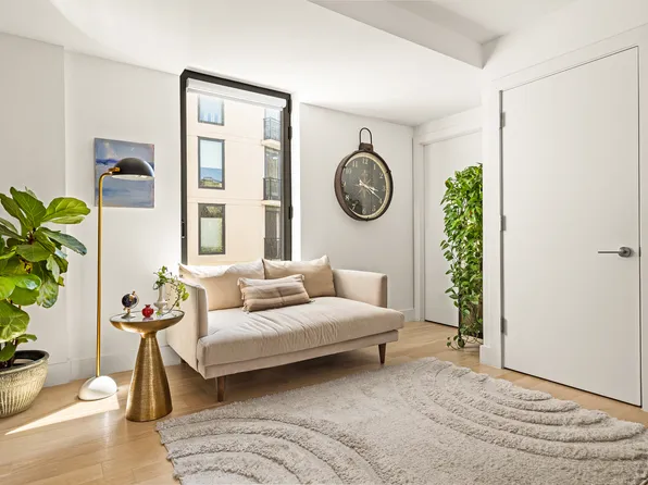111 Montgomery Street image 1 of 14