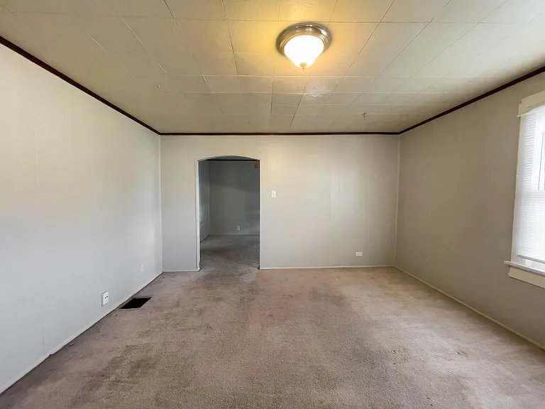 2401 S Mulberry St — Photo 16