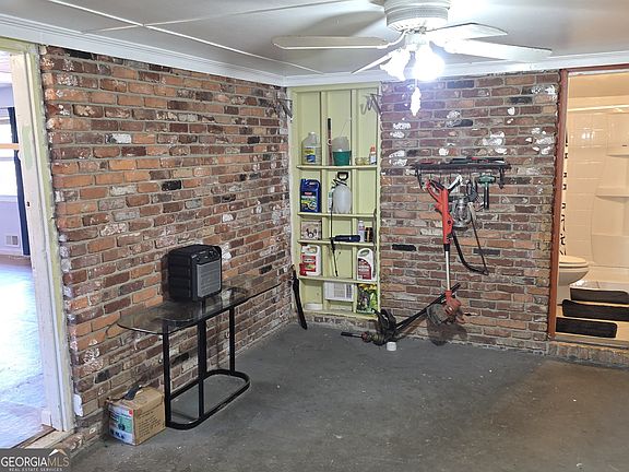 5th image of 481 Peyton Rd SW