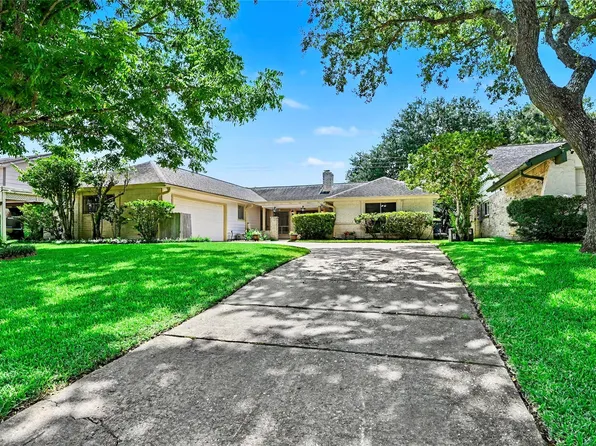 3415 W Creek Club Dr, Missouri City, TX 77459