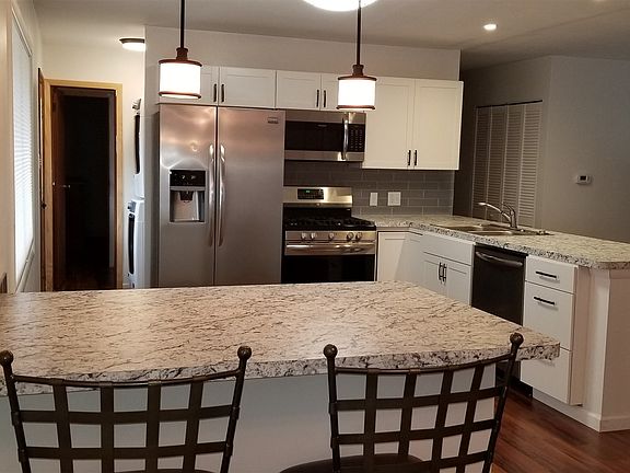 3rd image of 3411 N Valleyview Dr