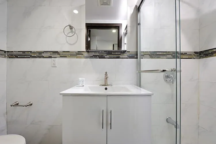 240 E 28th St #1 — Photo 19