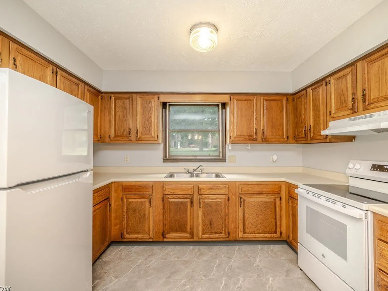 8136 Stadler Ave — Photo 2