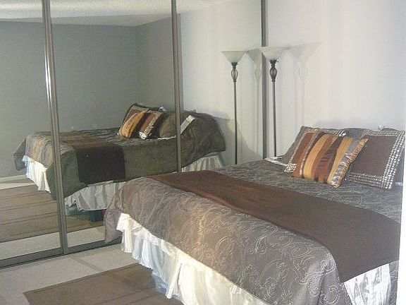 3rd image of 4976 Flat Rock Cir