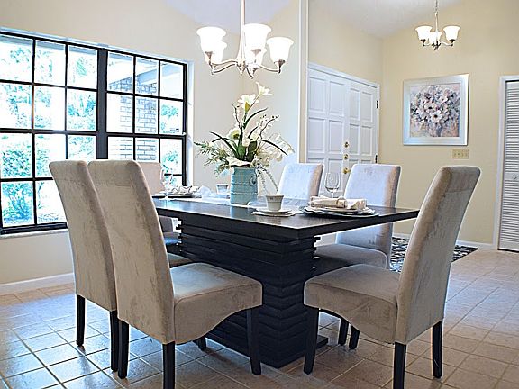 Formal dining room 