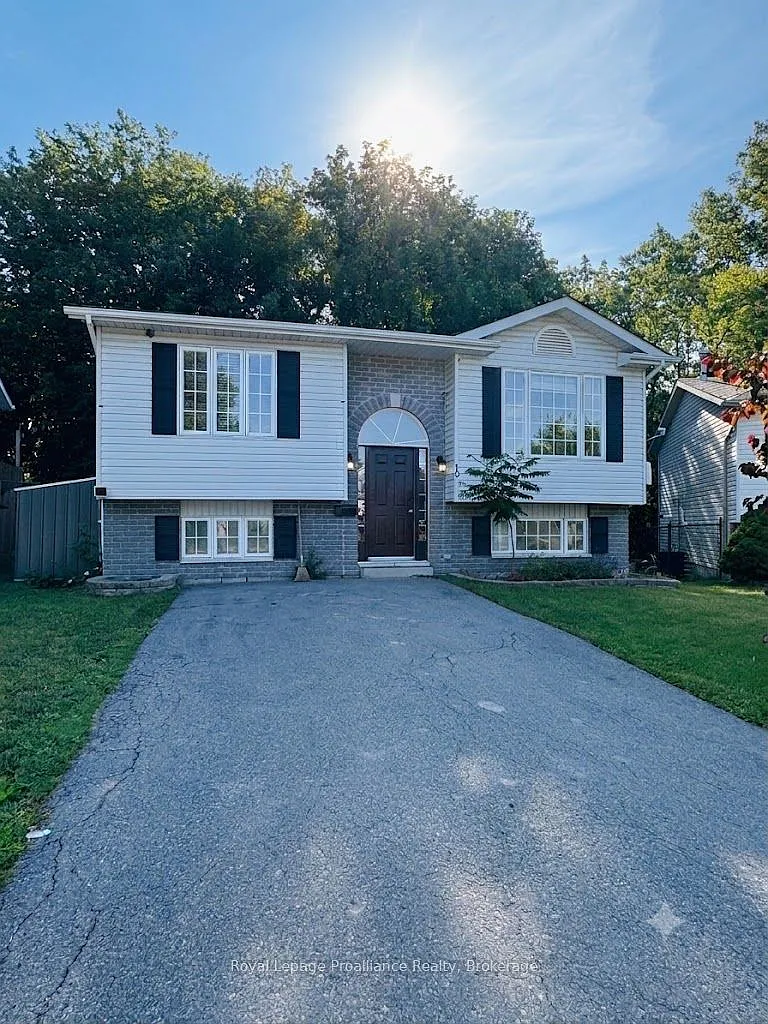 5 bed, $3,250 — Photo 2