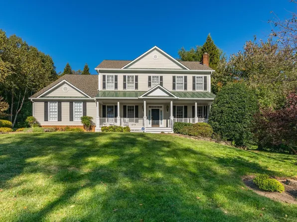 2111 Powhatan St, Falls Church, VA 22043