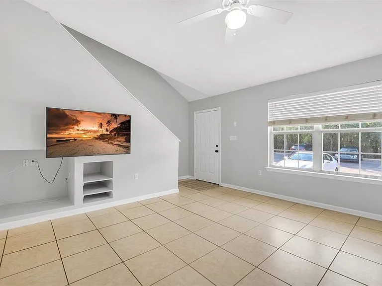 241 Dixie Dr #105-5 — Photo 4