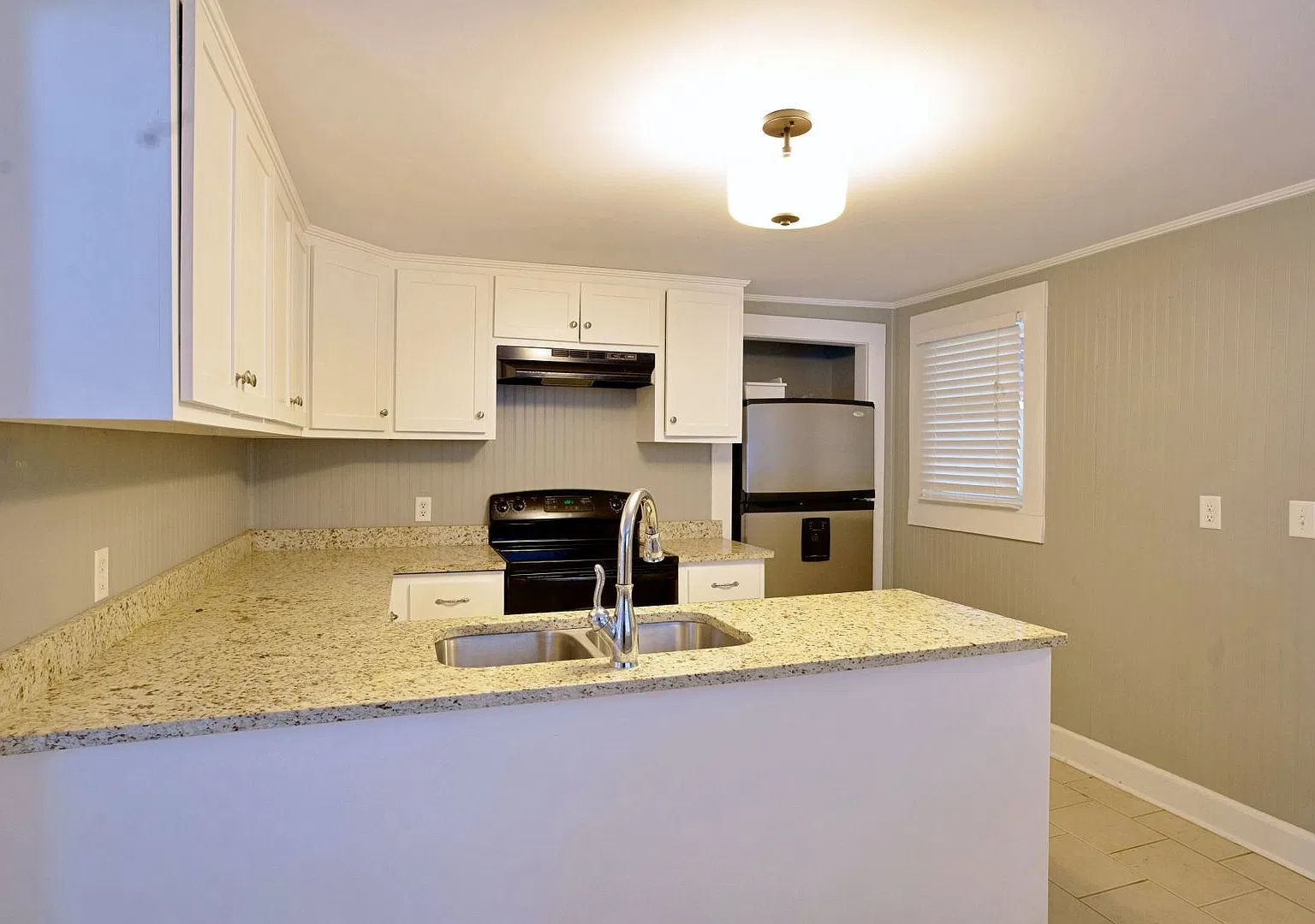 Great location. Fresh look. Affordable living near JSU! — Photo 4