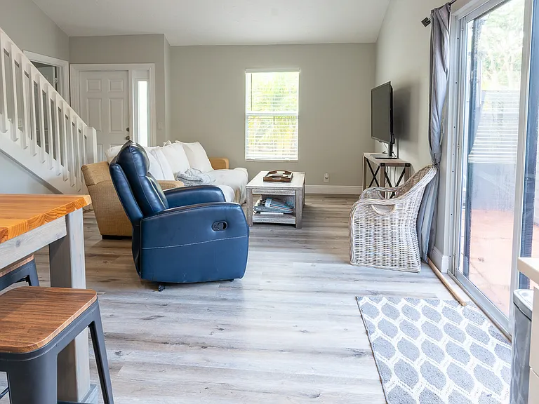 414 N Cypress Dr #D — Photo 22