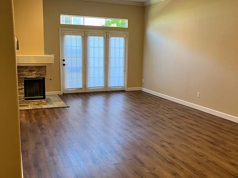 68 Heather Garden Ln — Photo 2