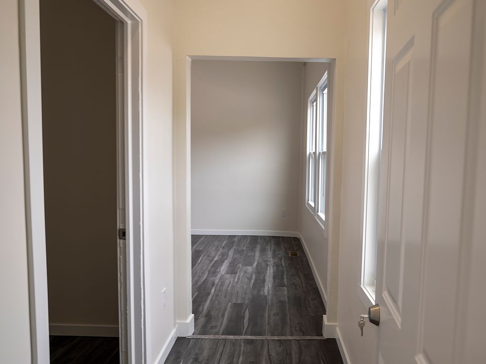 Front entry - door to the flex space is on the left