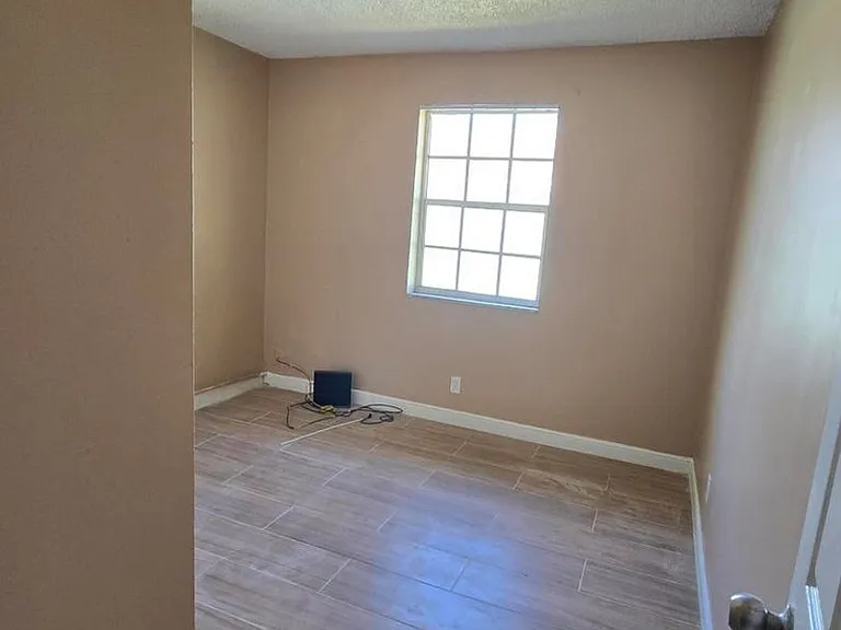 815 Silver Beach Rd — Photo 6