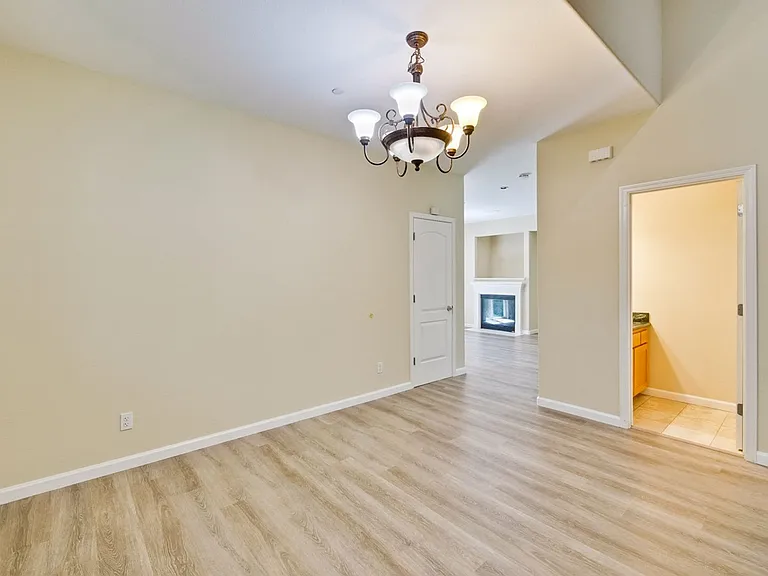 352 Beemer Ave — Photo 7