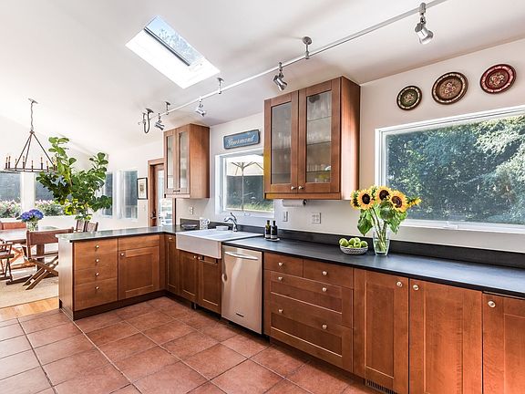 5th image of 343 Sebonac Rd