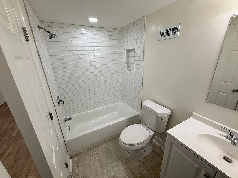 2720 E Biddle St — Photo 23