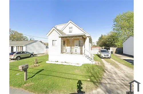 2123 E Boundary Ave Photo 1