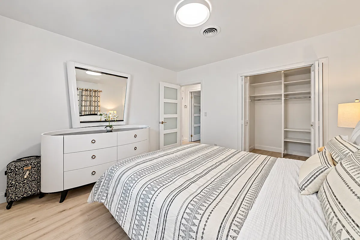 3 bed, 2.0 bath, 2417 sqft, $5,500 — Photo 4
