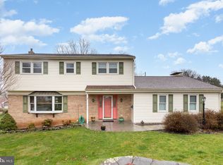 3 Homestead Ln, Camp Hill, PA 17011