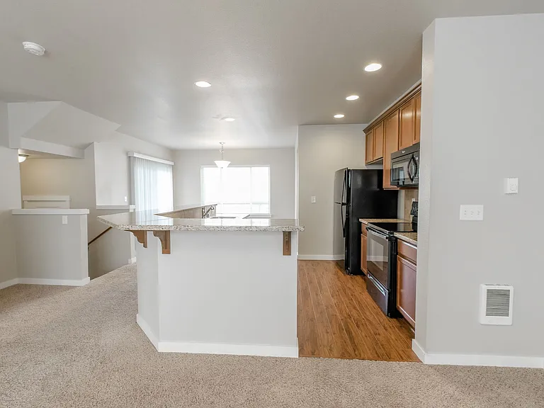 Wynstone Townhomes — Photo 2