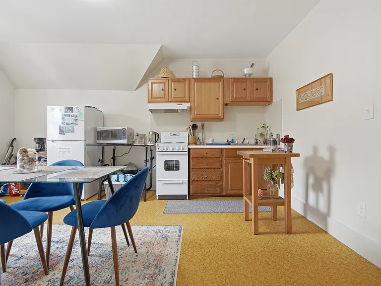 35 Washington Ave #3 — Photo 5