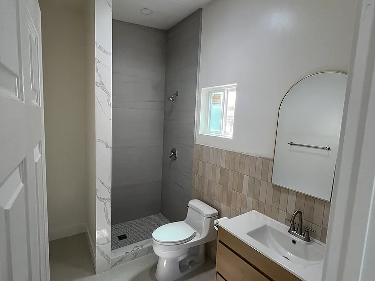 2869 Ridgeway Dr #B — Photo 8