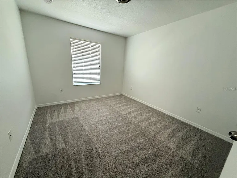 10713 Savannah Landing Cir — Photo 18