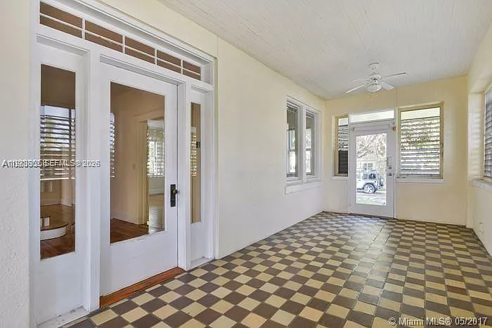 2000 S Miami Ave — Photo 20