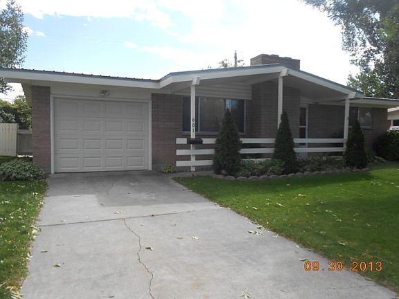2nd image of 681 Crestview Ave