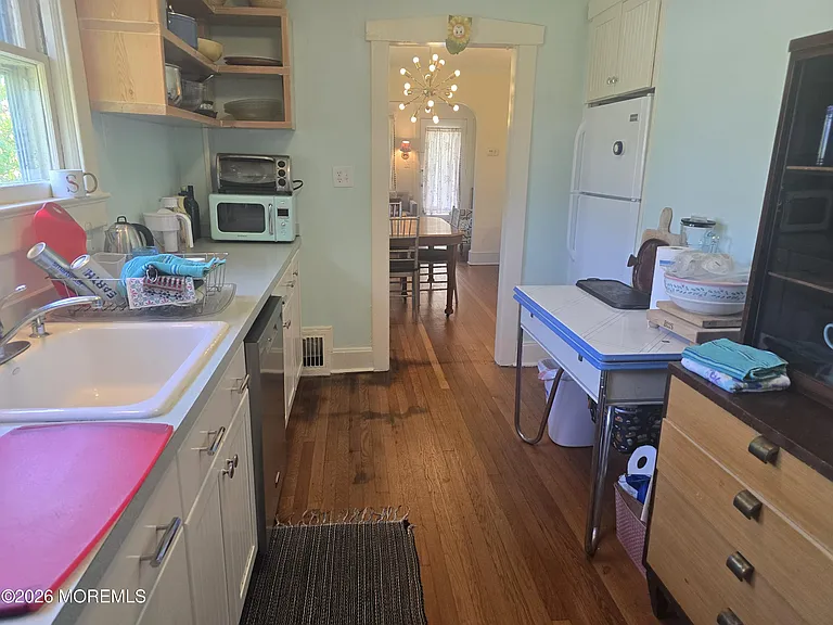 46 Evergreen Ave — Photo 11