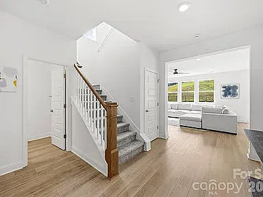 152 Lancashire Ct — Photo 18