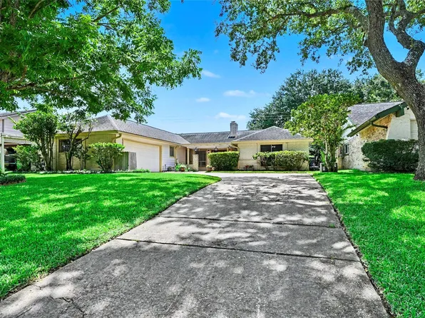 3415 W Creek Club Dr, Missouri City, TX 77459