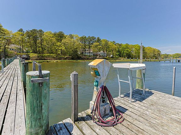 3rd image of 476 Baxters Neck Road