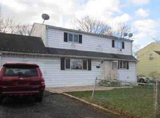 18 White St, Spring Valley, NY 10977