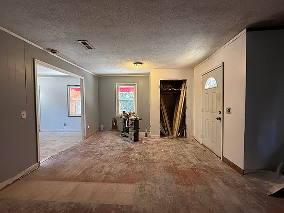 3rd image of 408 Eva Loop