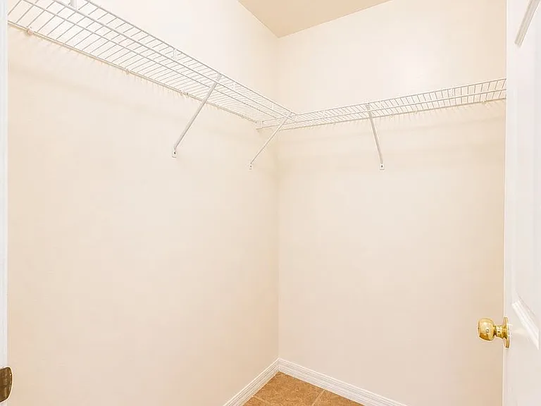 509 NE 24th Pl #A — Photo 16