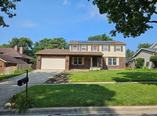 6112 Hillcrest Rd, Downers Grove, IL 60516