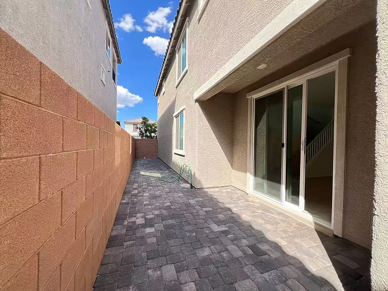 1347 Graphite Ave — Photo 26