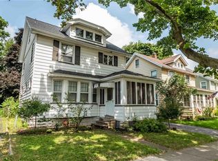 572 Cedarwood Ter, Rochester, NY 14609