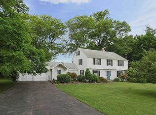 15 Flower Hill Rd, Poughkeepsie, NY 12603