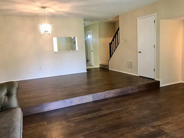 260 Bromley Pl — Photo 7