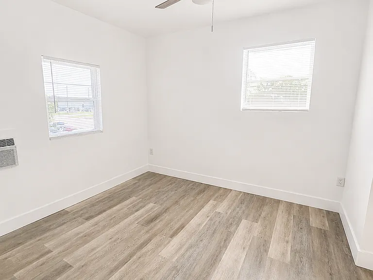 3170 Lake Alfred Rd #B — Photo 4