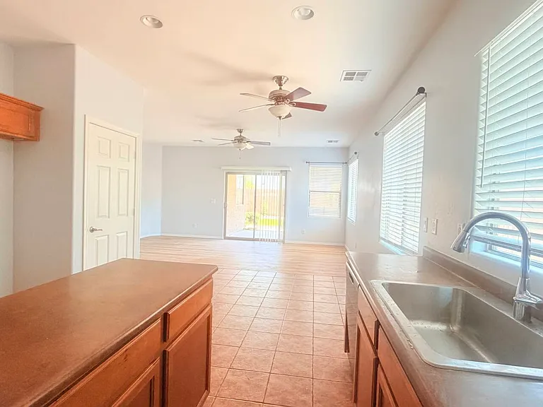 3907 S Marigold Way — Photo 7