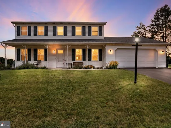 1891 Hempfield Dr, York, PA 17408