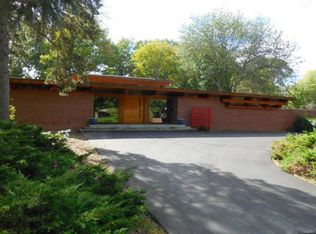 3211 Valley Dr, Midland, MI 48640