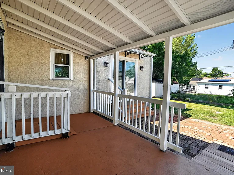 137 Walker Ln — Photo 35